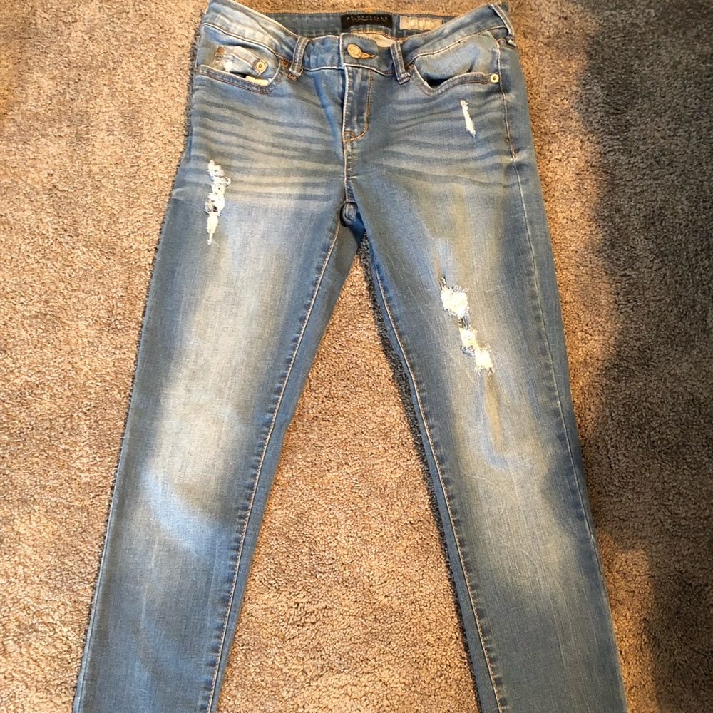 Ripped skinny jeans
